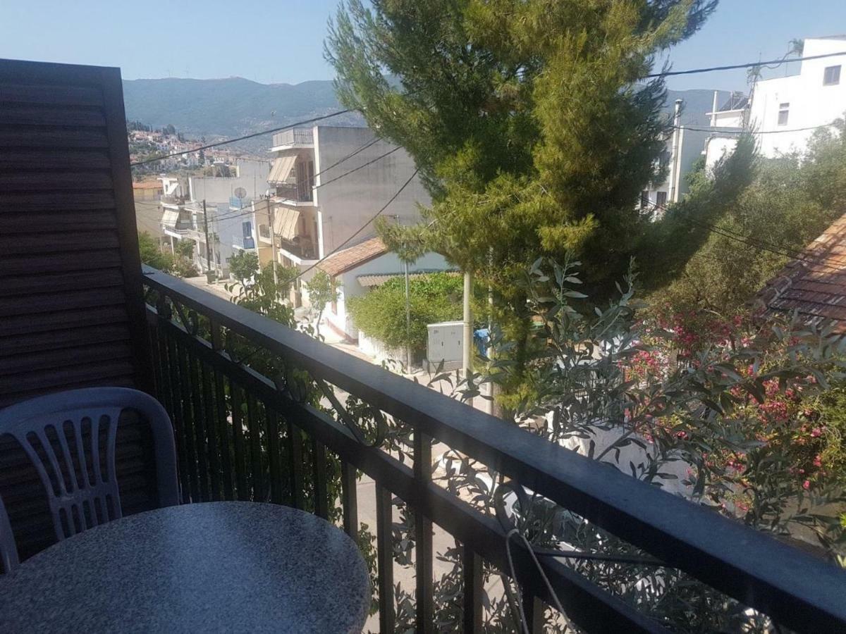 شقة Valerie'S House Poros Town المظهر الخارجي الصورة